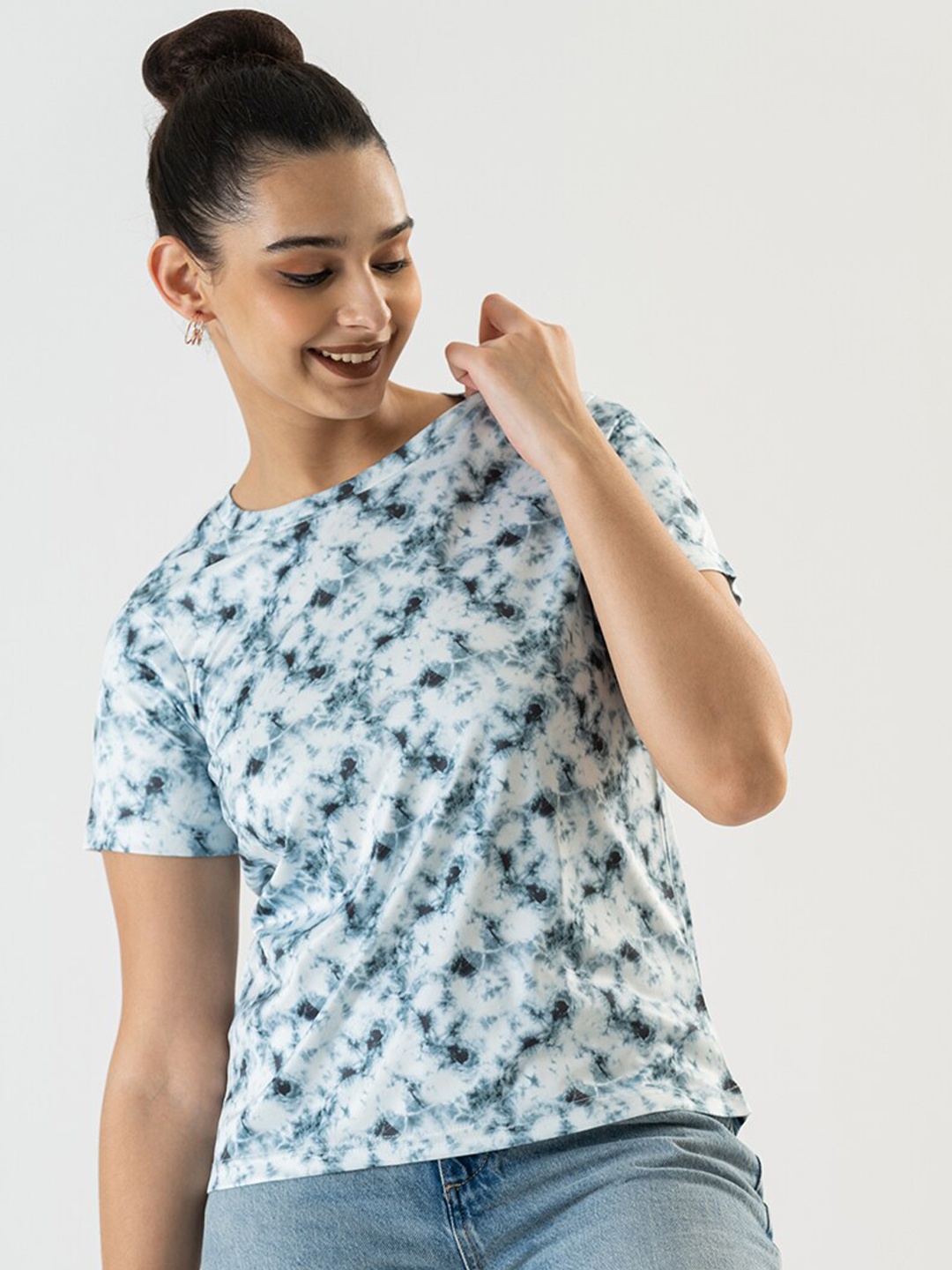 

Prettify Women Blue Tie and Dye Dyed T-shirt