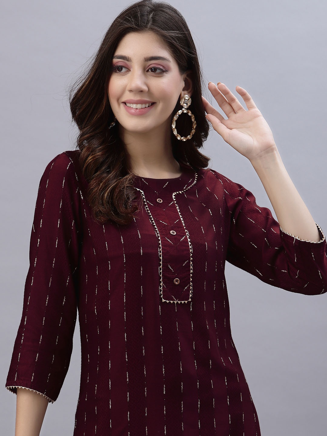 

SKYLEE Women Maroon Striped Kurta