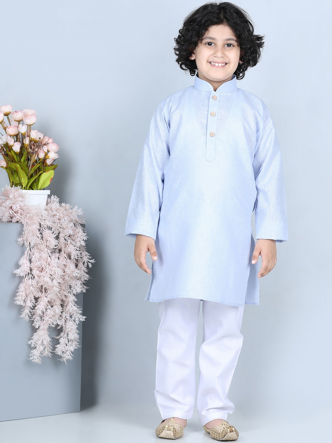 

Aj DEZInES Boys Blue Pure Cotton Kurta with Pyjamas