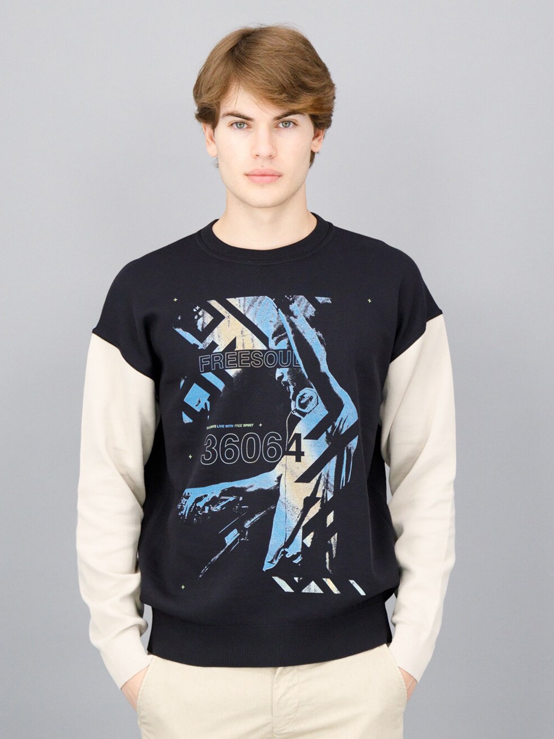 

FREESOUL Men Black & Off White Printed Sweatshirt