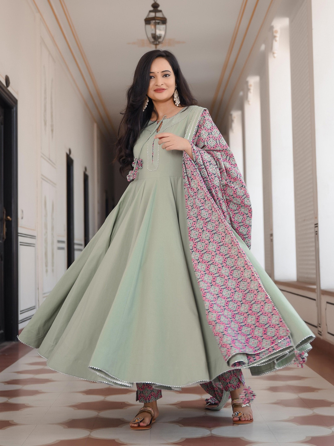 

Indian Virasat Women Green Floral Pure Cotton Kurta with Trousers & With Dupatta