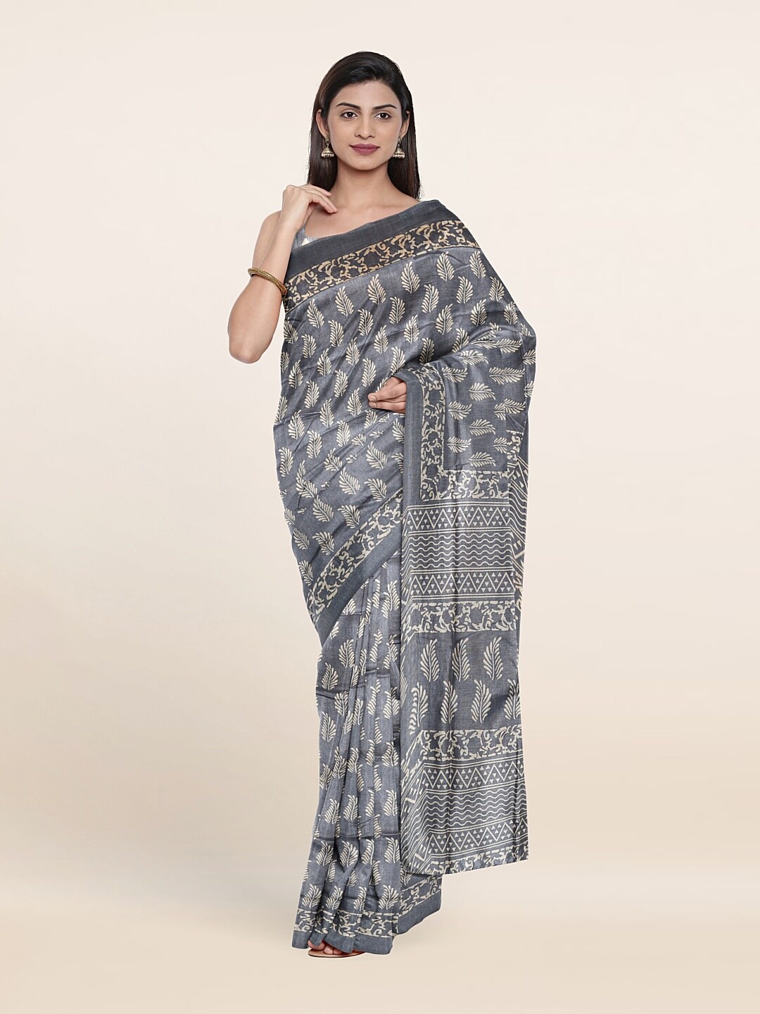 

Pothys Grey & White Floral Saree