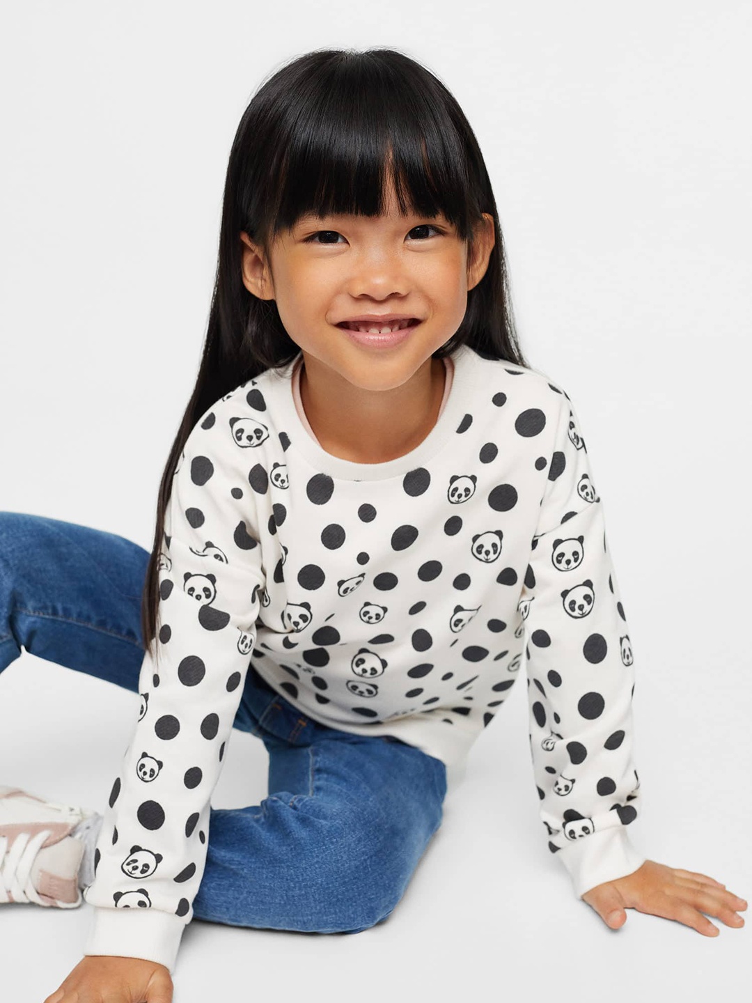 

Mango Kids Girls White & Black Conversational Printed Sustainable Cotton Sweatshirt