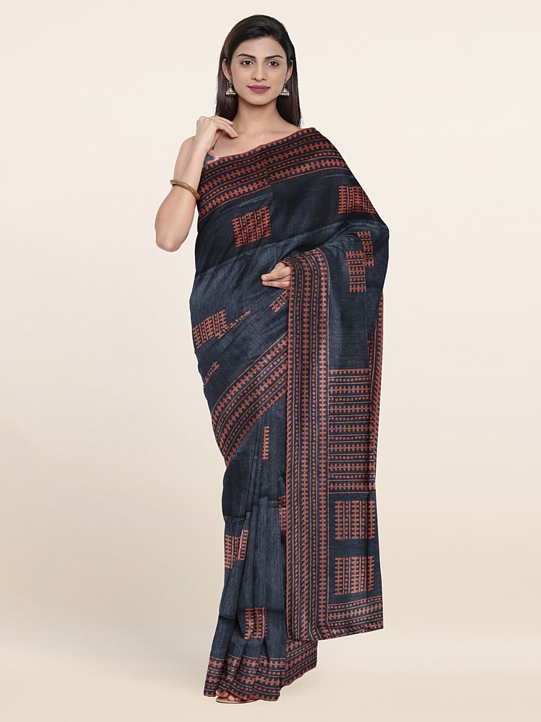 

Pothys Grey & Cream-Coloured Saree