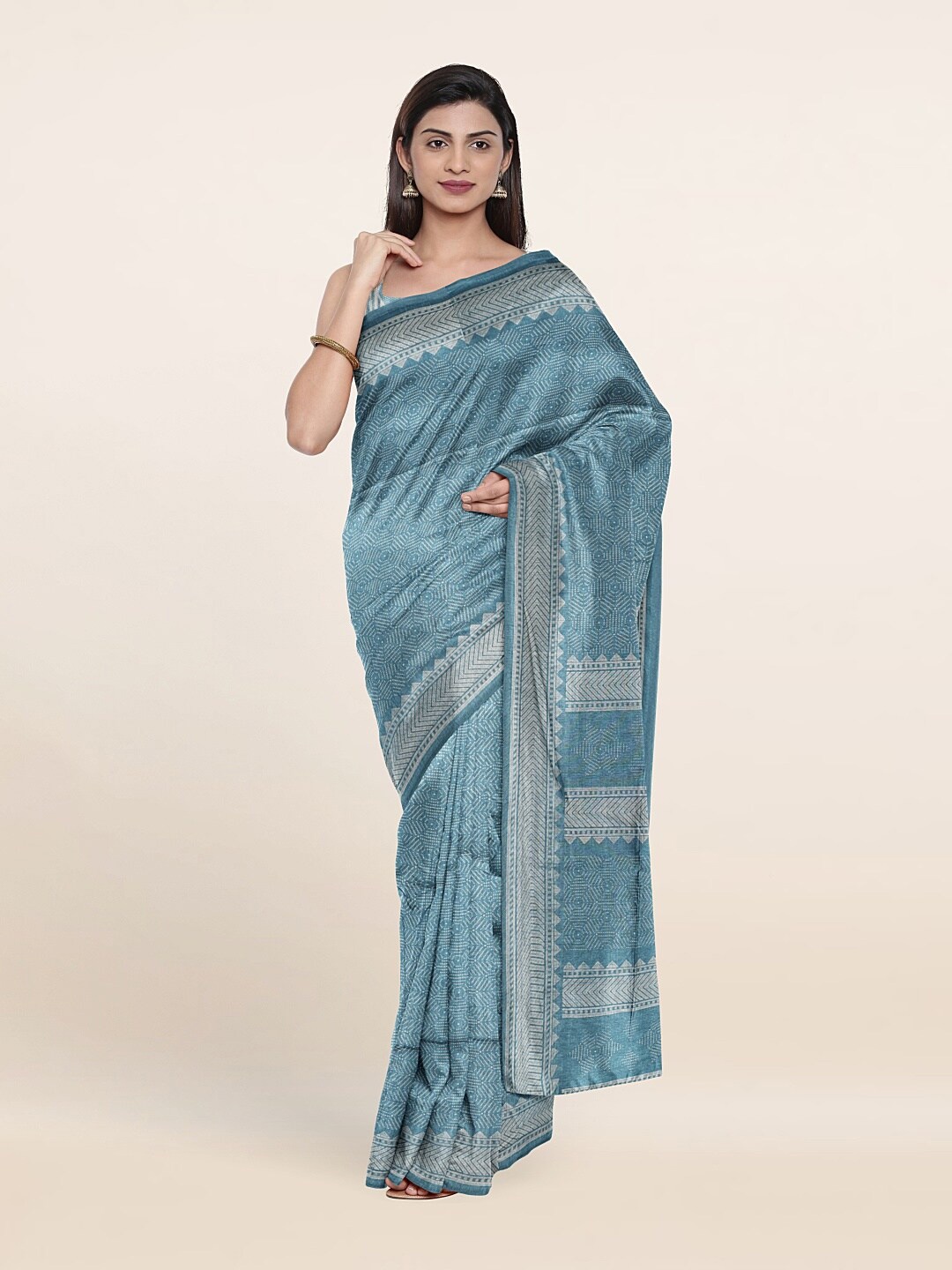 

Pothys Blue & White Saree
