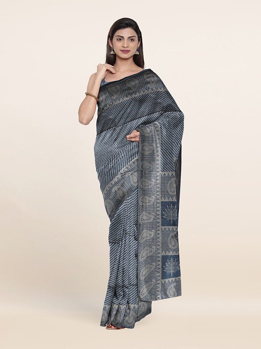 

Pothys Grey & White Striped Printed Saree