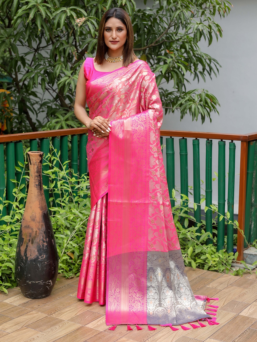 

Mitera Pink & Silver-Toned Floral Zari Silk Blend Kanjeevaram Saree