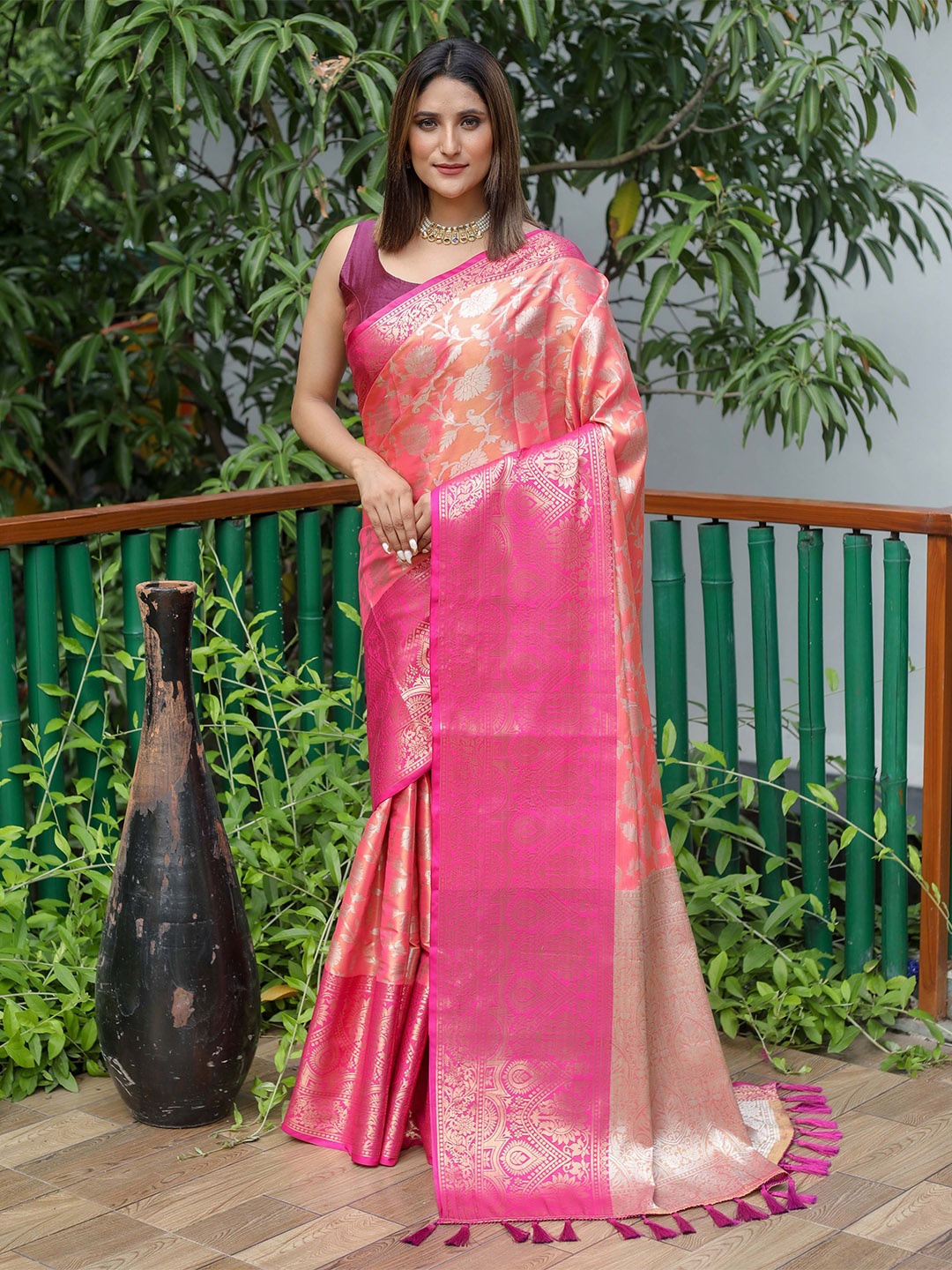 

Mitera Peach-Coloured & Gold-Toned Woven Design Zari Silk Blend Kanjeevaram Saree