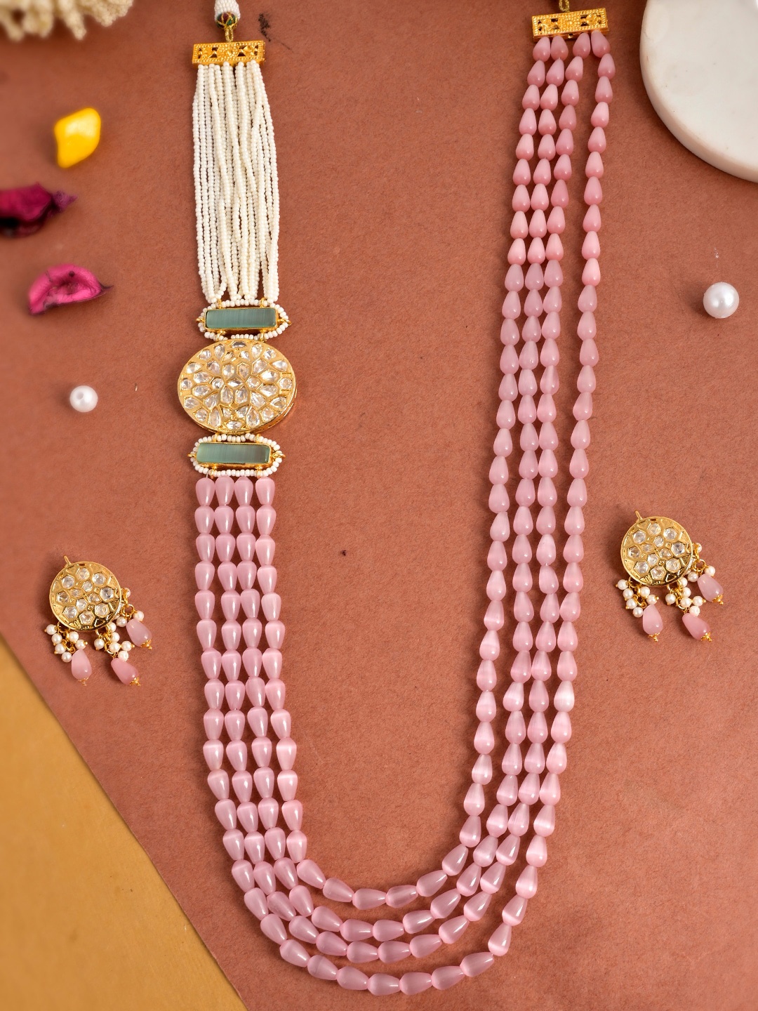 

DASTOOR Gold-Plated Pink & White Kundan-Studded & Beaded Jewellery Set