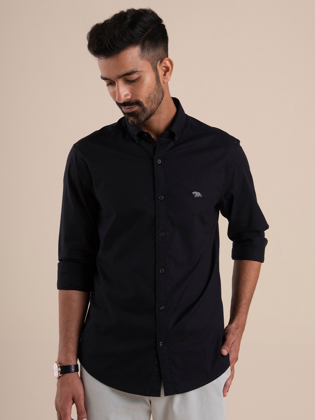 

Andamen Men Black Solid Cotton Casual Shirt