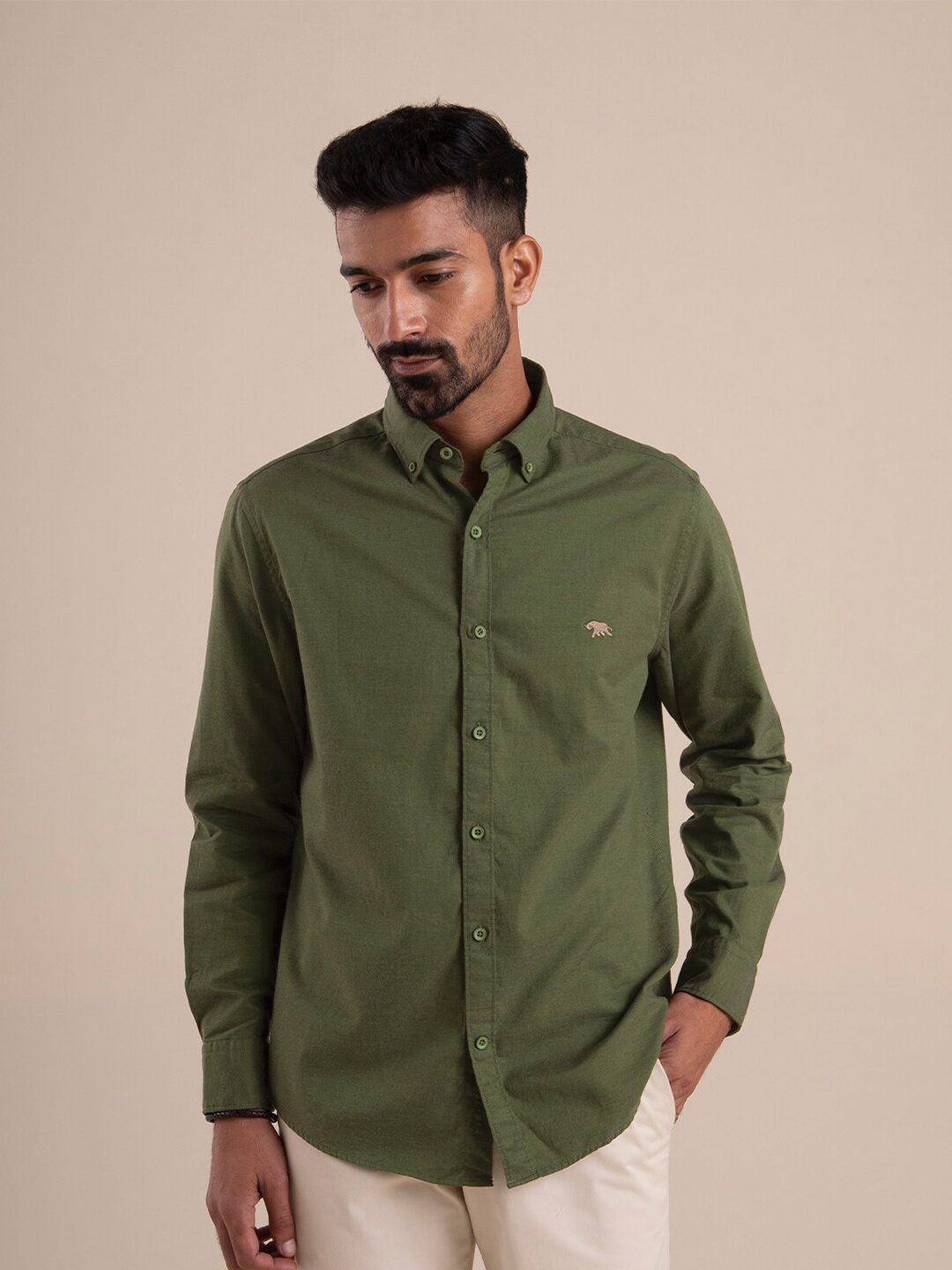 

Andamen Men Olive Green Solid Cotton Casual Shirt
