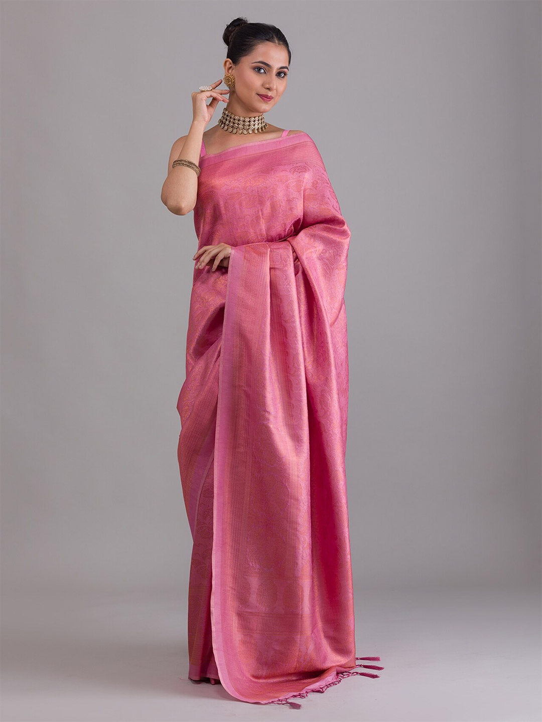 

Koskii Pink & Gold-Toned Ethnic Motifs Zari Brocade Saree