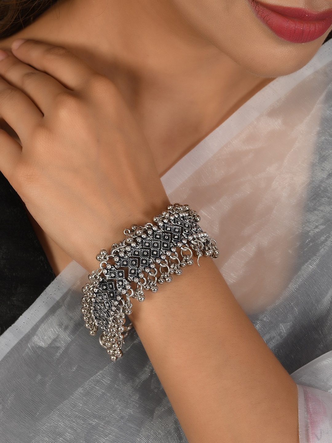 

AQUASTREET JEWELS Women Silver-Plated Bangle-Style Bracelet