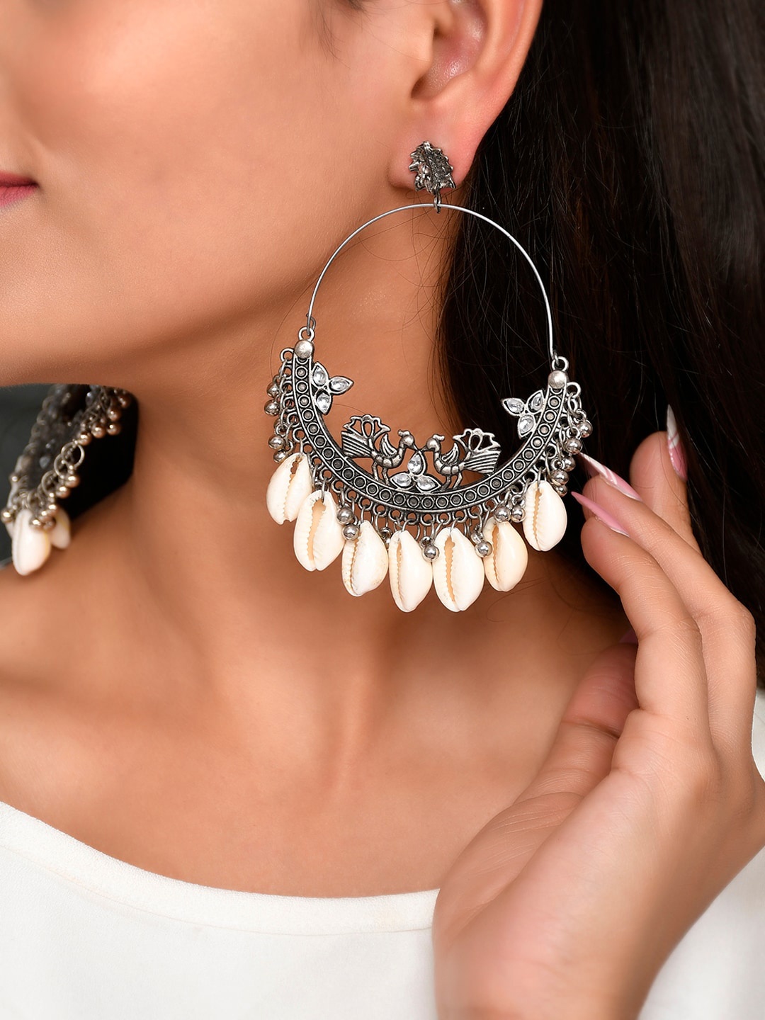 

AQUASTREET JEWELS White Geometric Hoop Earrings