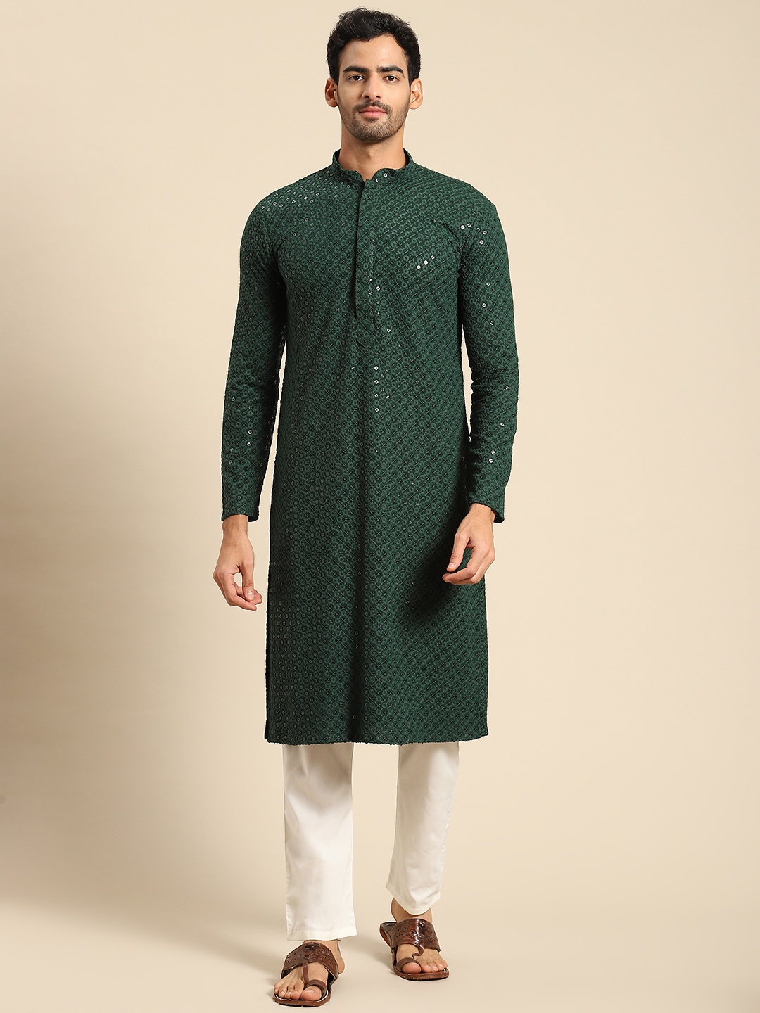 

RAJUBHAI HARGOVINDAS Men Floral Chikankari Cotton Kurta, Green