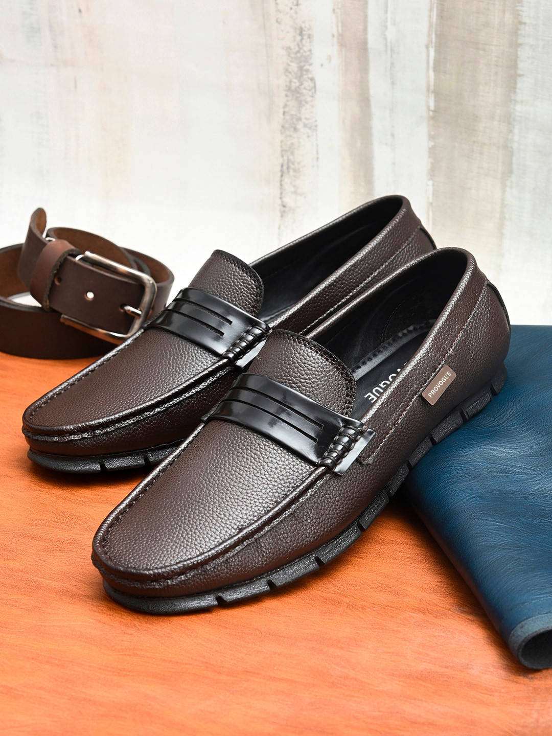 

Provogue Men Textured Loafers, Brown