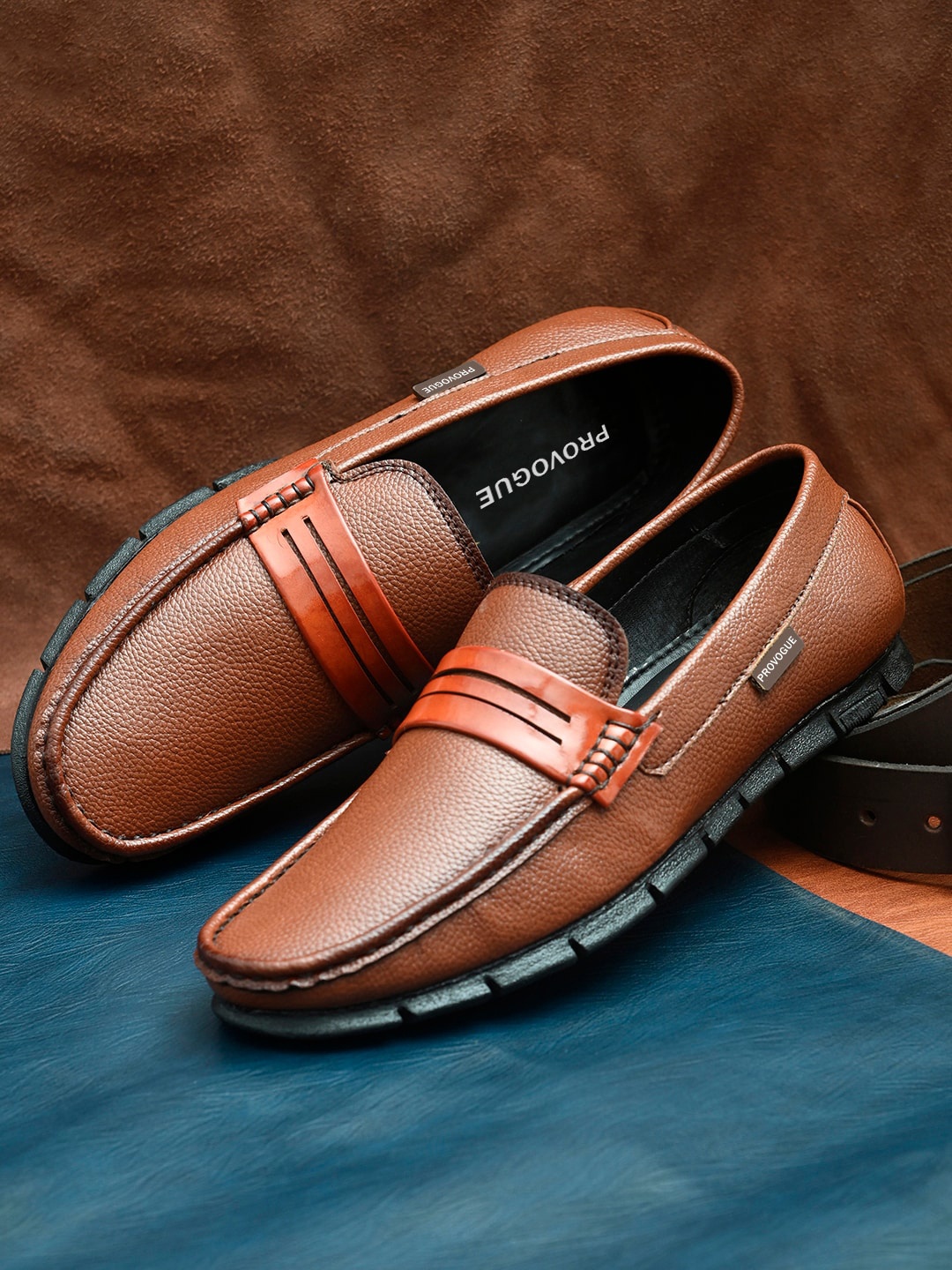 

Provogue Men Textured Slip On Loafers, Tan