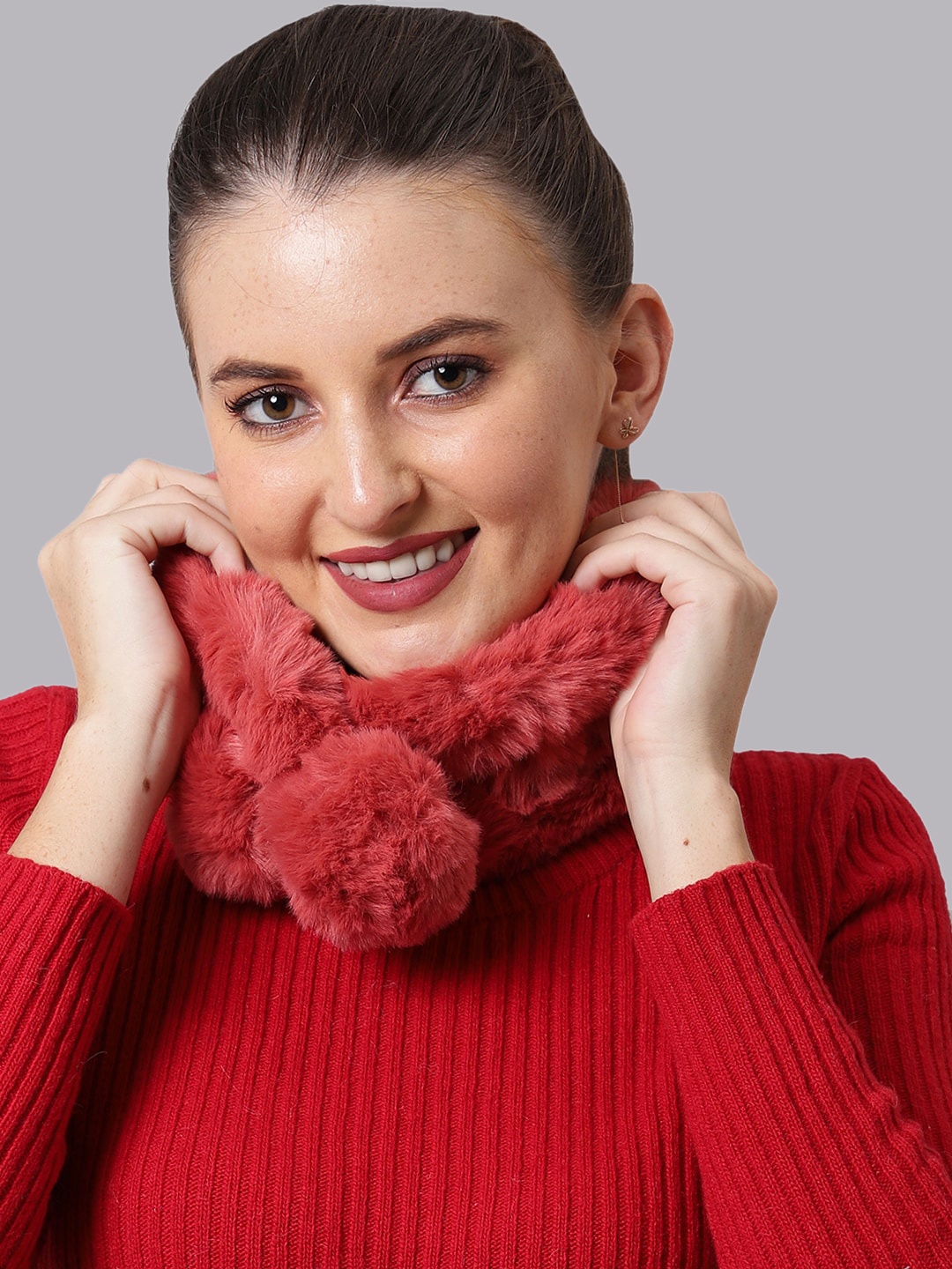 

ELLIS Women Red Solid Faux Fur Muffler