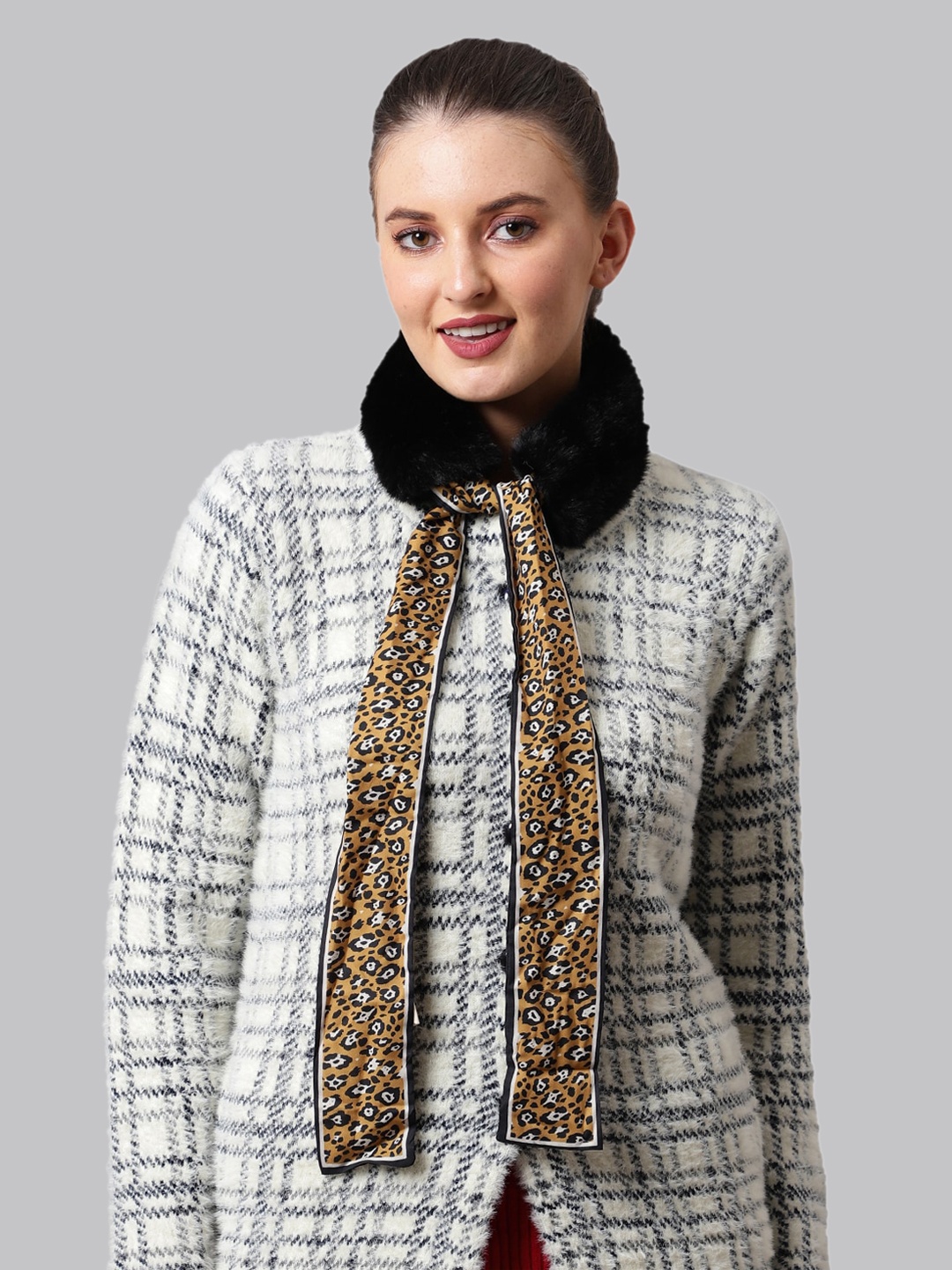 

ELLIS Women Black Solid Faux Fur Scarf Wrap