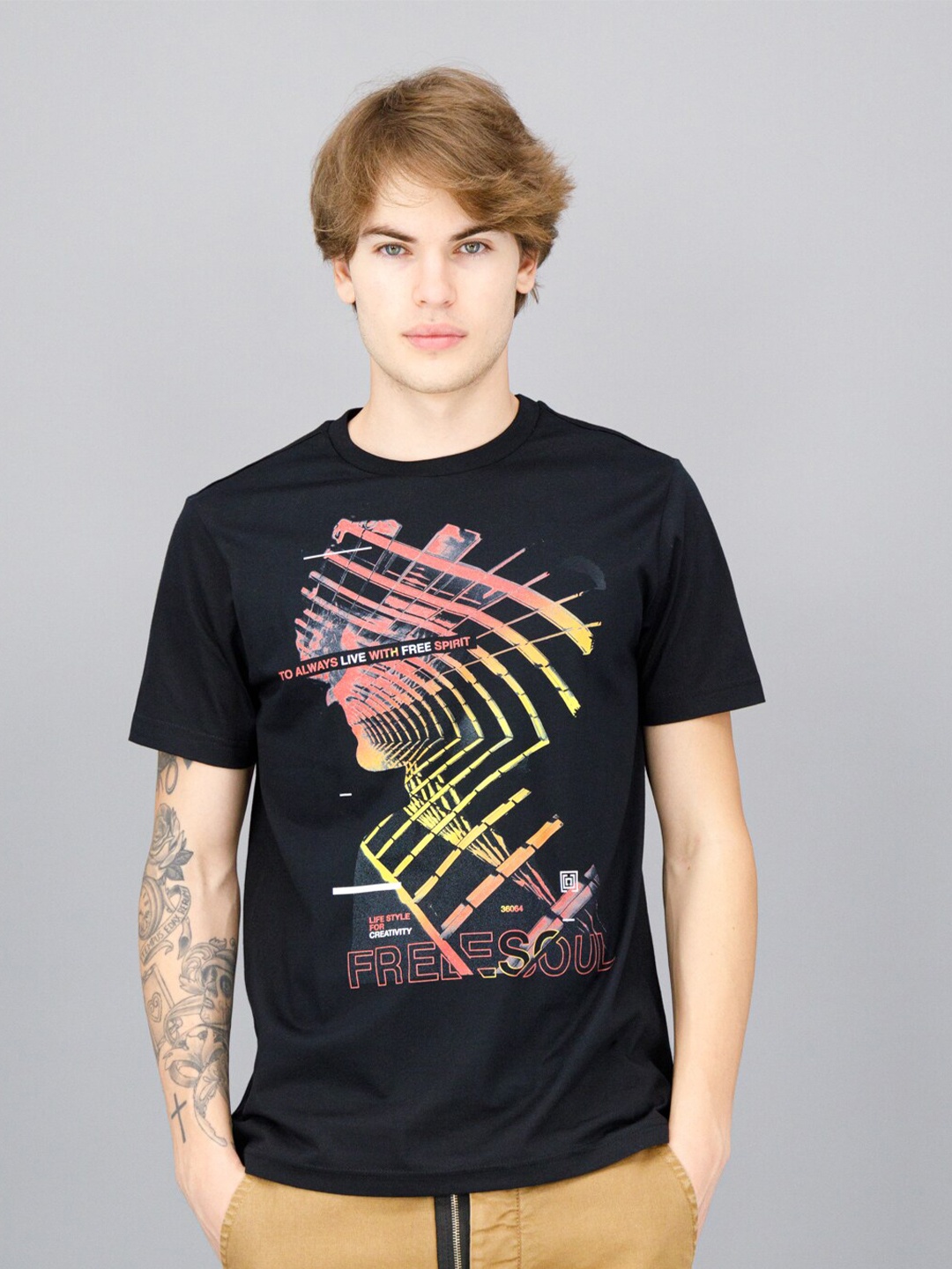 

FREESOUL Men Black Printed Applique T-shirt