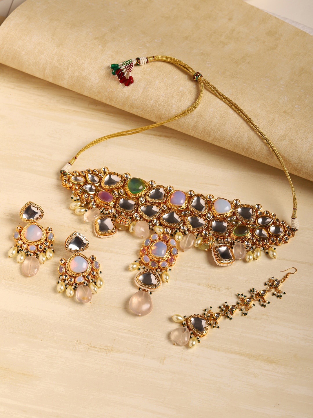 

RITU SINGH Gold-Plated White & Pink Kundan-Studded Beaded Jewellery Set