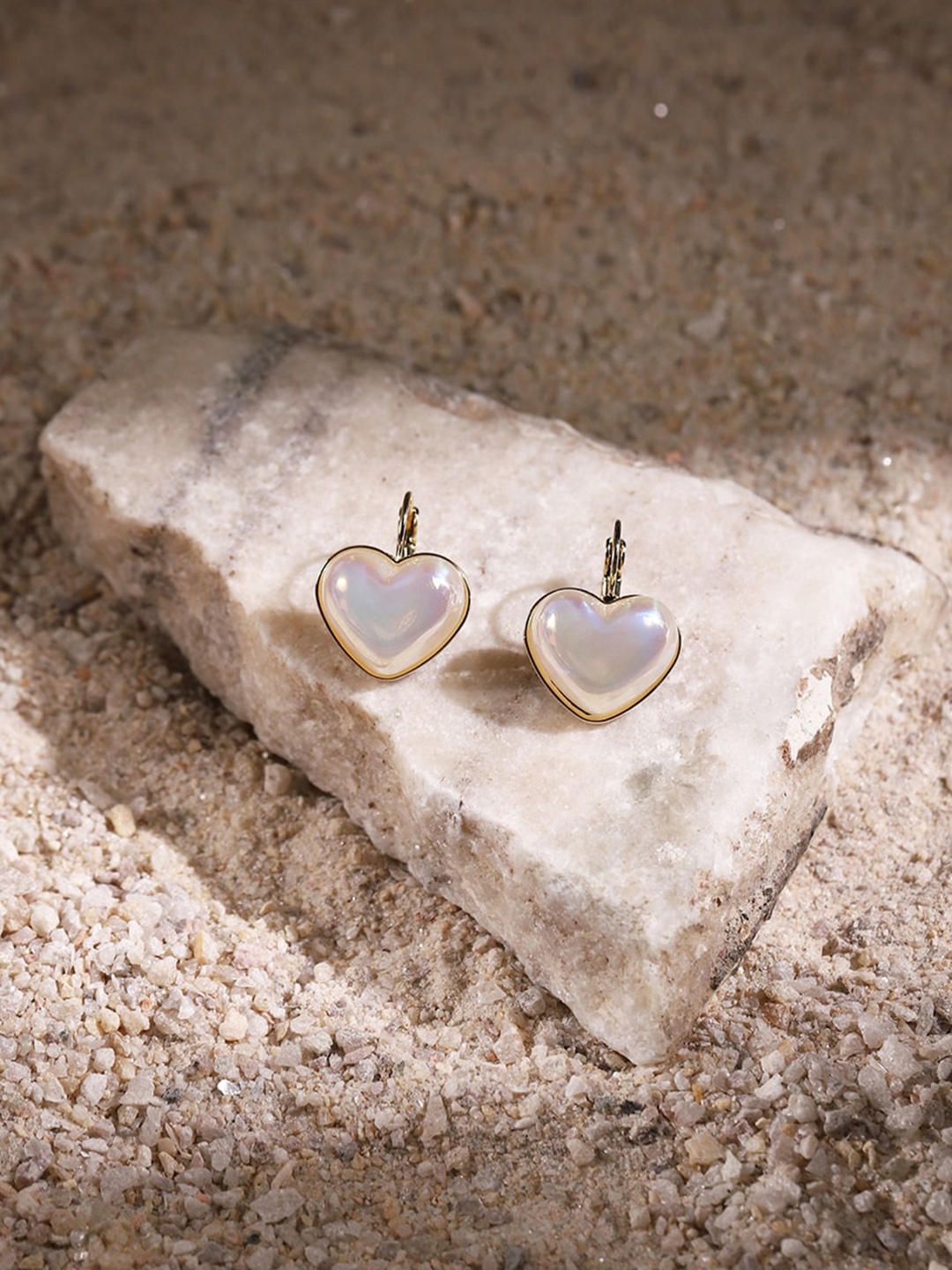 

RITU SINGH Women White And Gold Toned Heart Shape Pearl Drop Earring