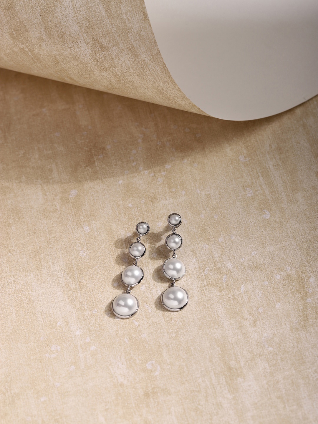 

RITU SINGH Women Cream-Coloured Contemporary Hoop Earrings