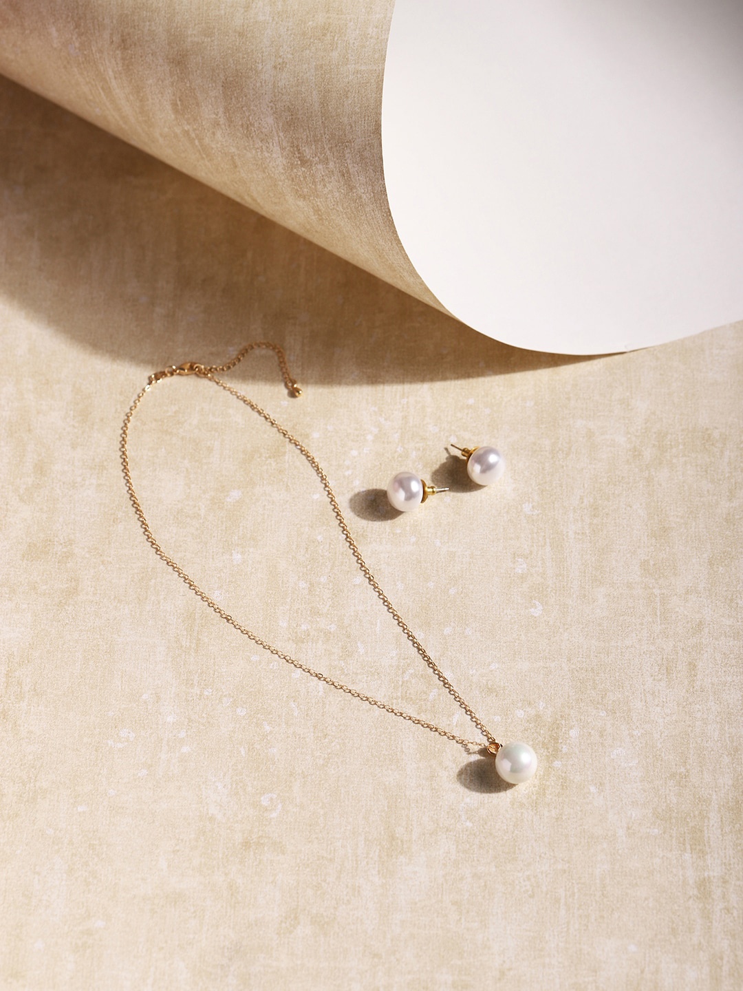 

RITU SINGH Rose Gold-Plated White Pearl-Beaded Jewellery Set