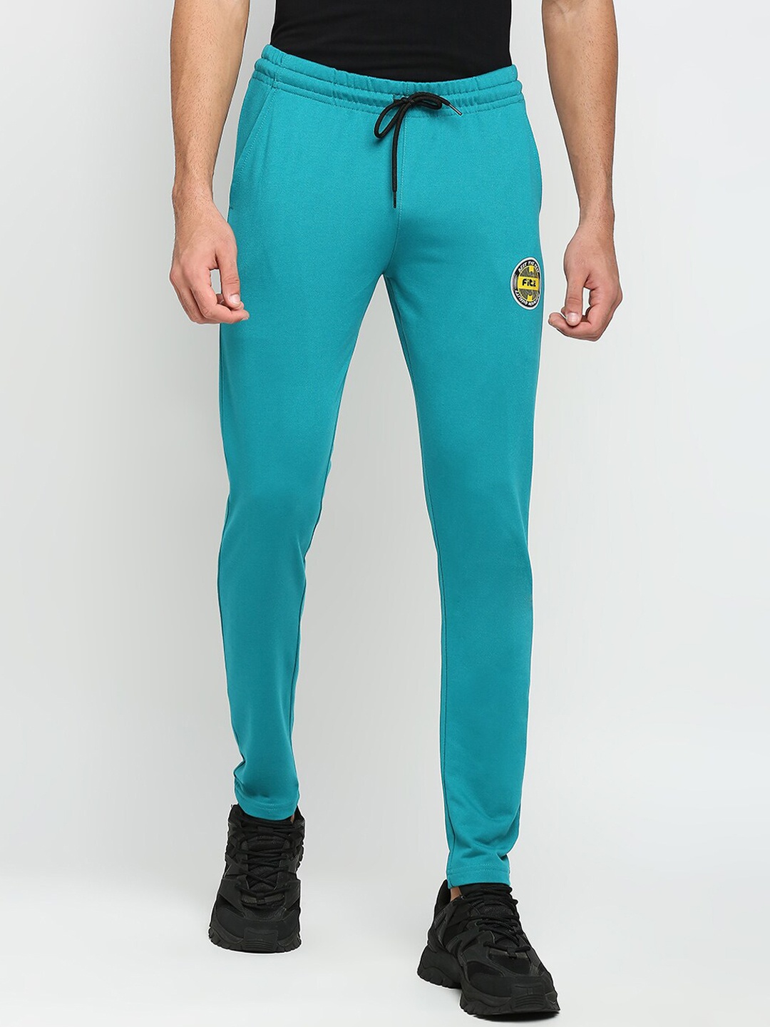 

FiTZ Men Teal Blue Solid Anti Odour Slim-Fit Track Pant