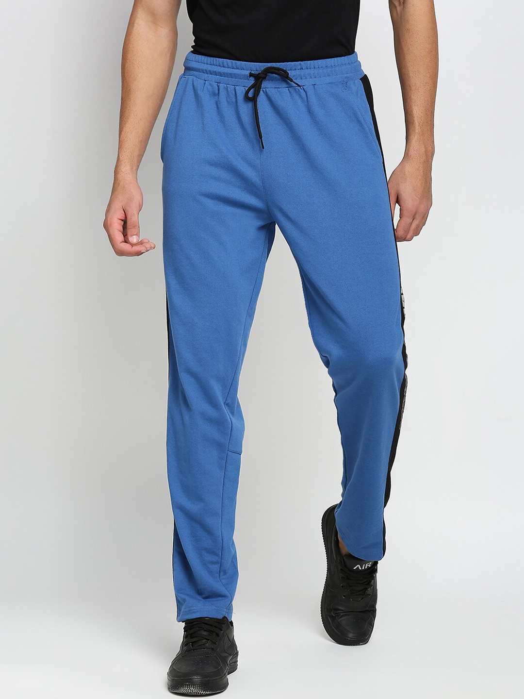 

FiTZ Men Blue Solid Side Stripe Anti Odour Slim Fit Track Pant
