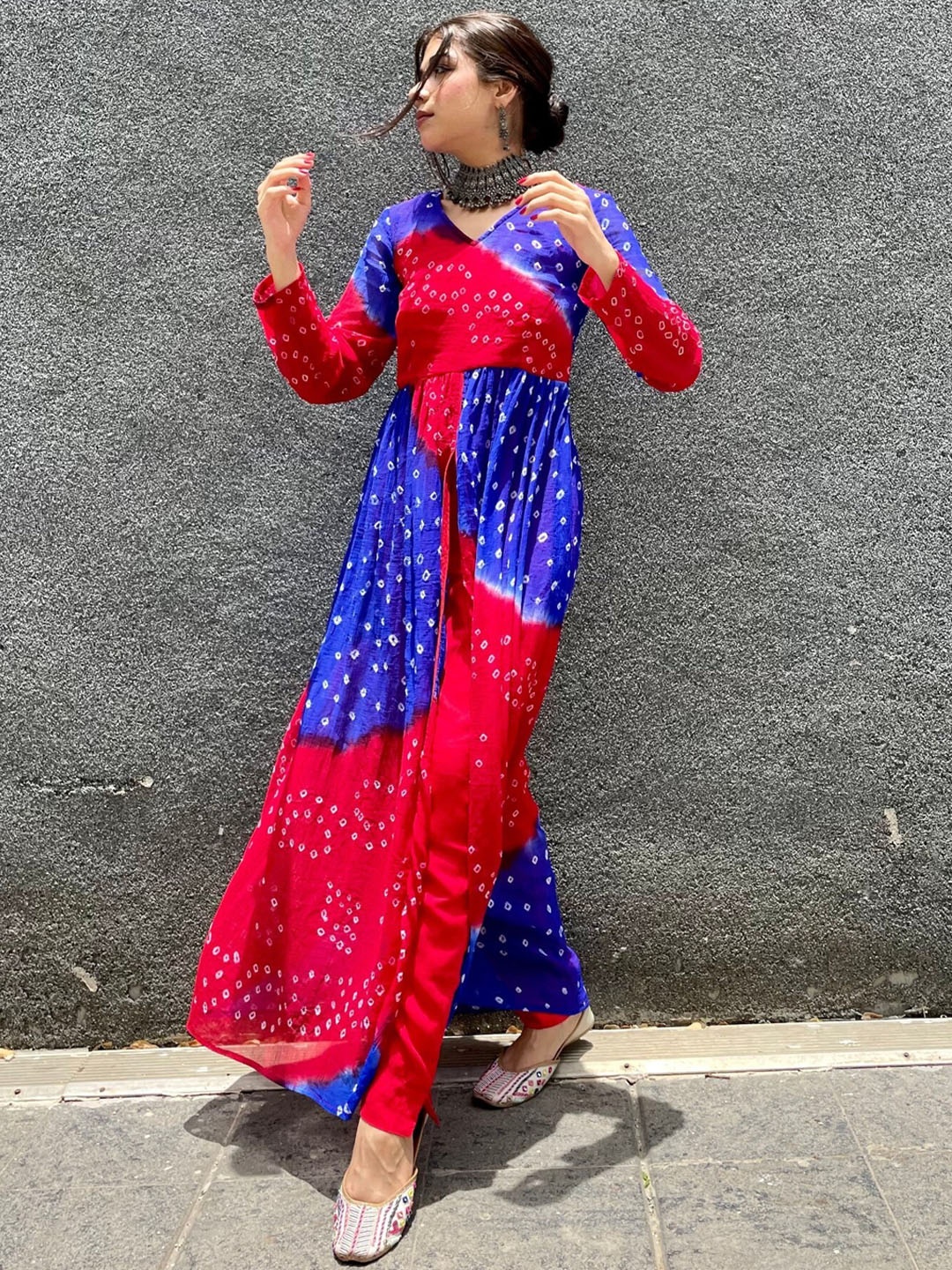 

Thread & Button Women Bandhani Printed High Slit Silk Chiffon Kurta with Trousers, Red