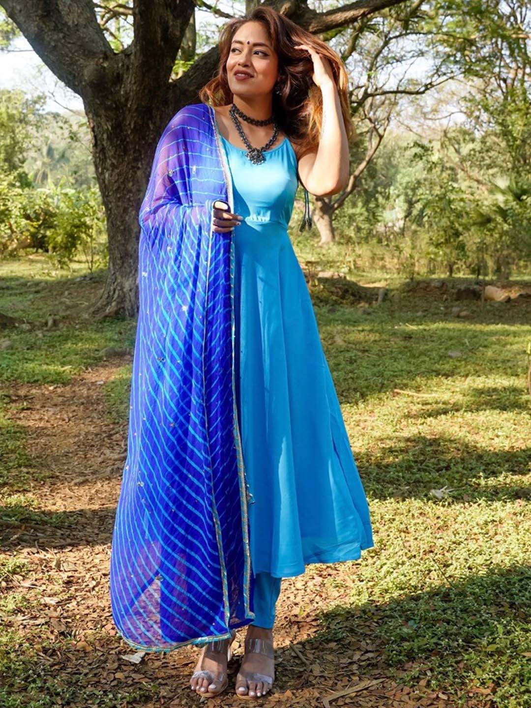 

Thread & Button Women Empire Pure Cotton Kurta with Trouser & With Dupatta, Blue