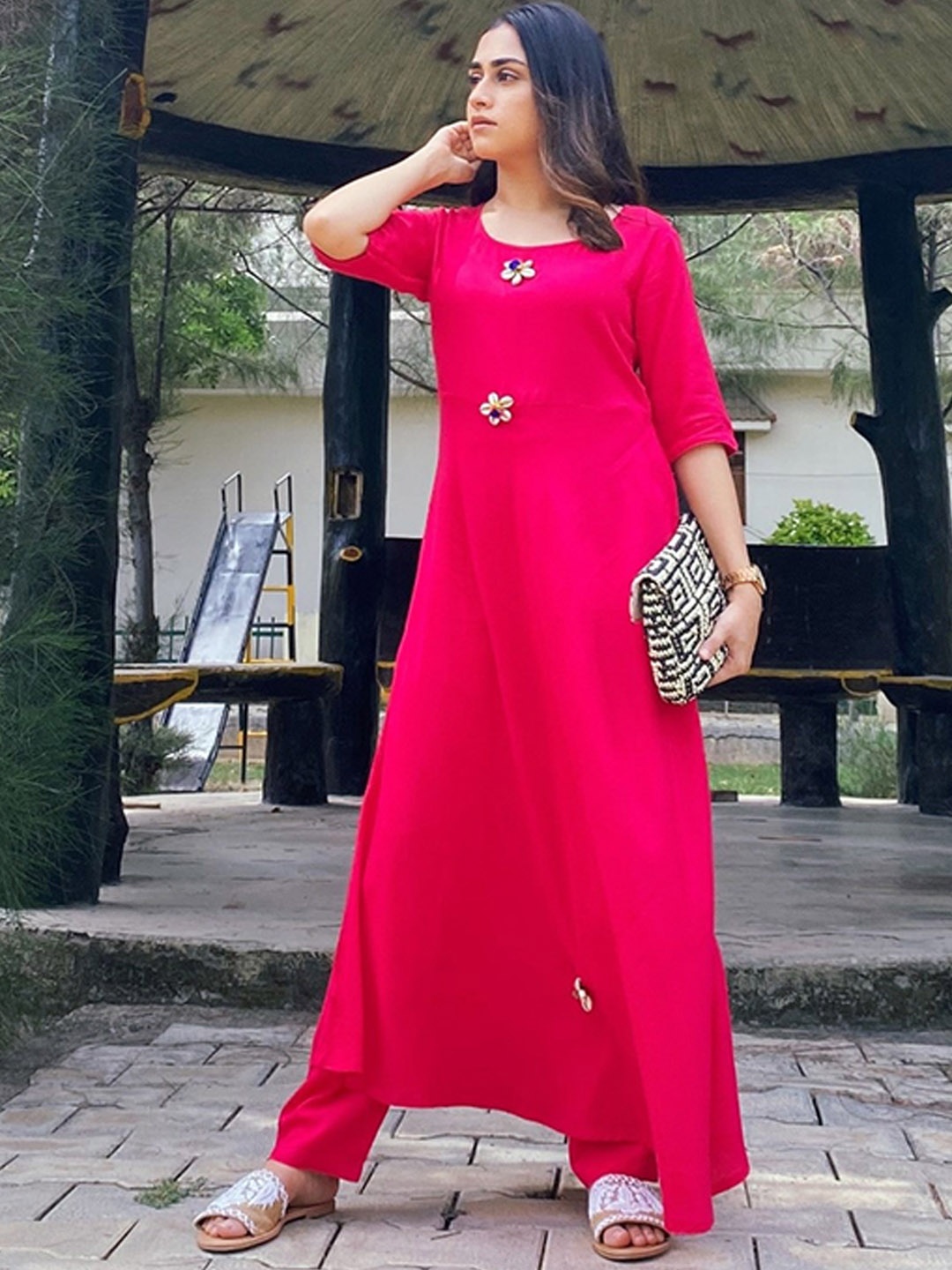 

Thread & Button Women Beads and Stones Pure Cotton Kurta With Trousers, Rose