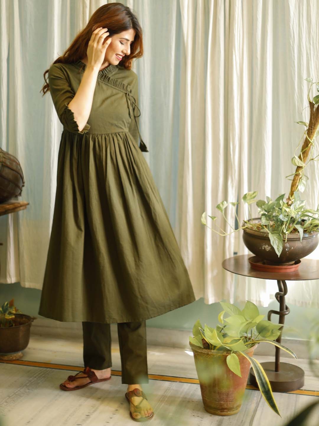 

Thread & Button Woman Angrakha Kurta with Trousers, Green