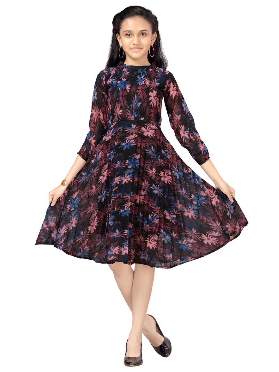 

Aarika Girls Black & Pink Floral Printed Georgette Dress