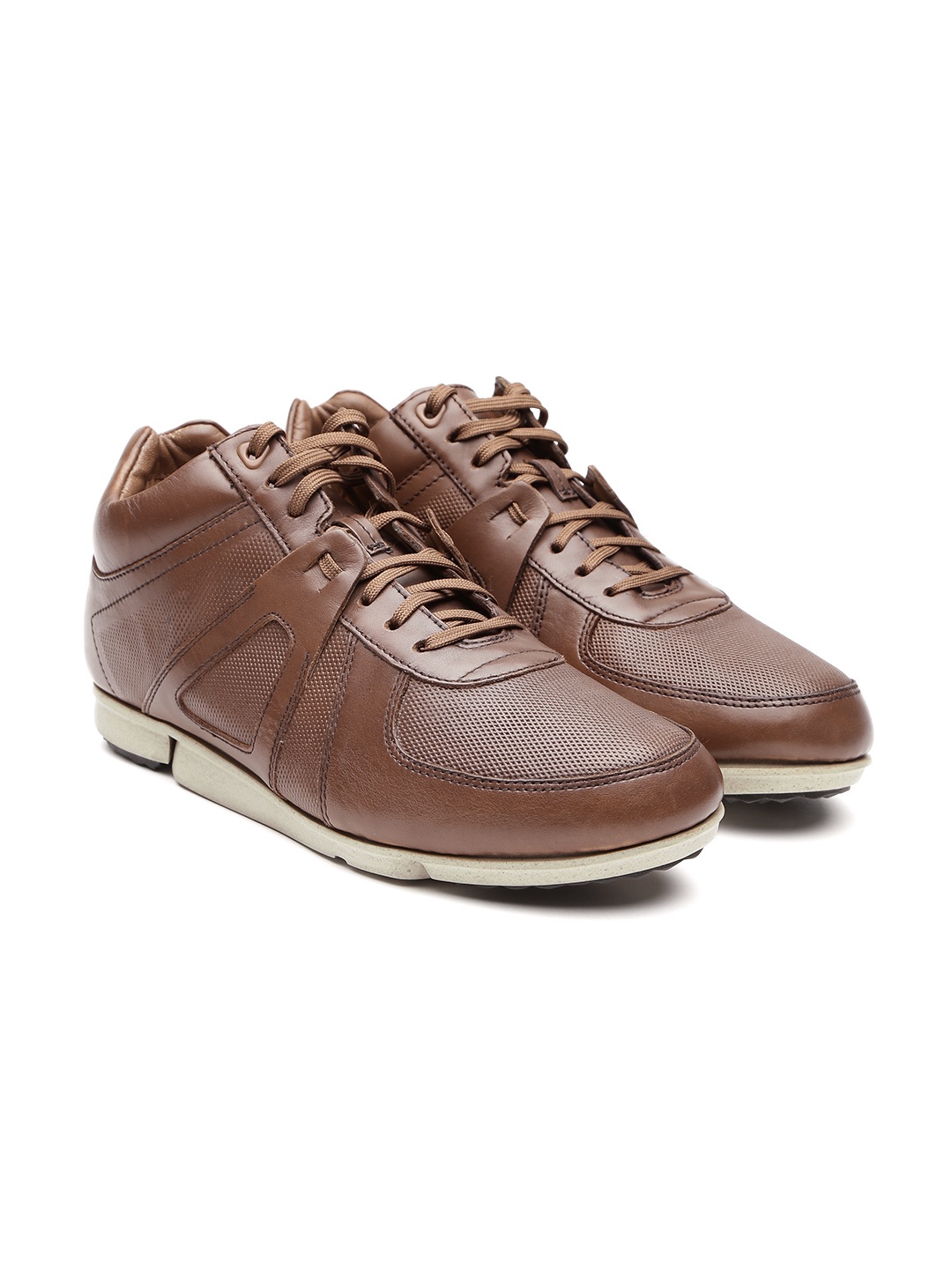 

Clarks Men Brown Leather Sneakers
