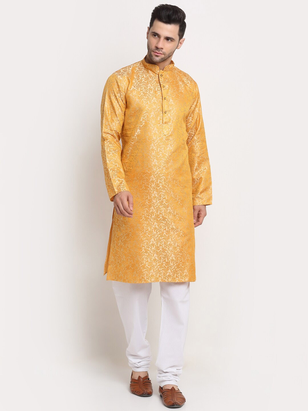 

KRAFT INDIA Men Paisley Kurta with Churidar, Gold