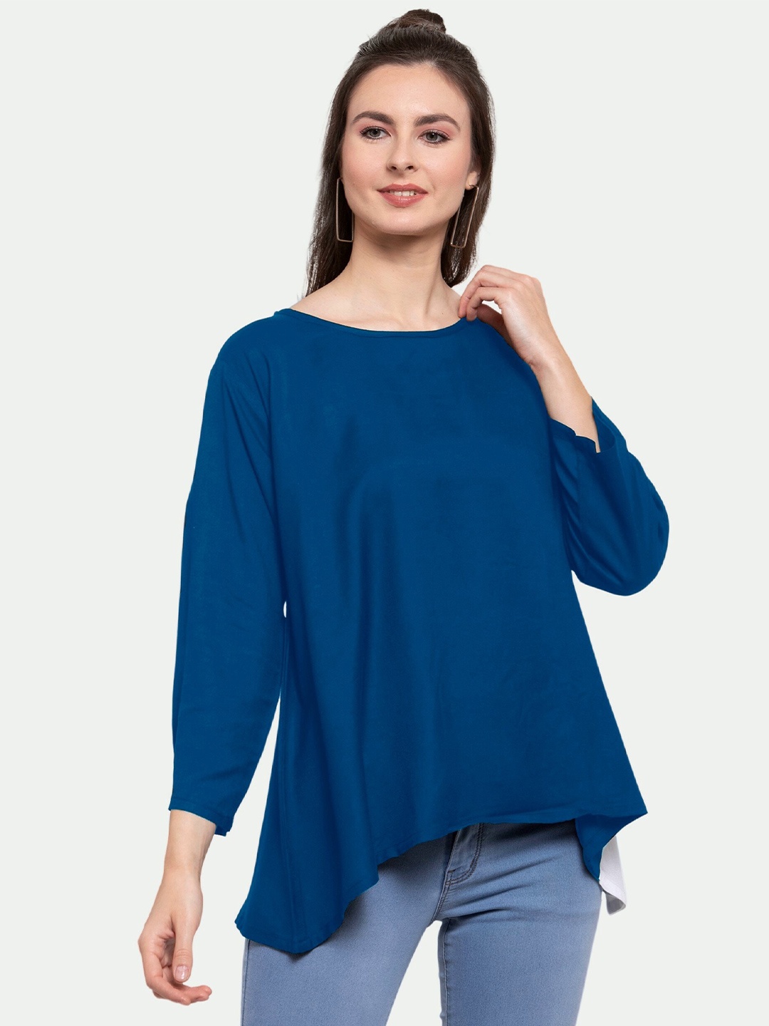 

PATRORNA Women Blue & White Colourblocked Round Neck Top