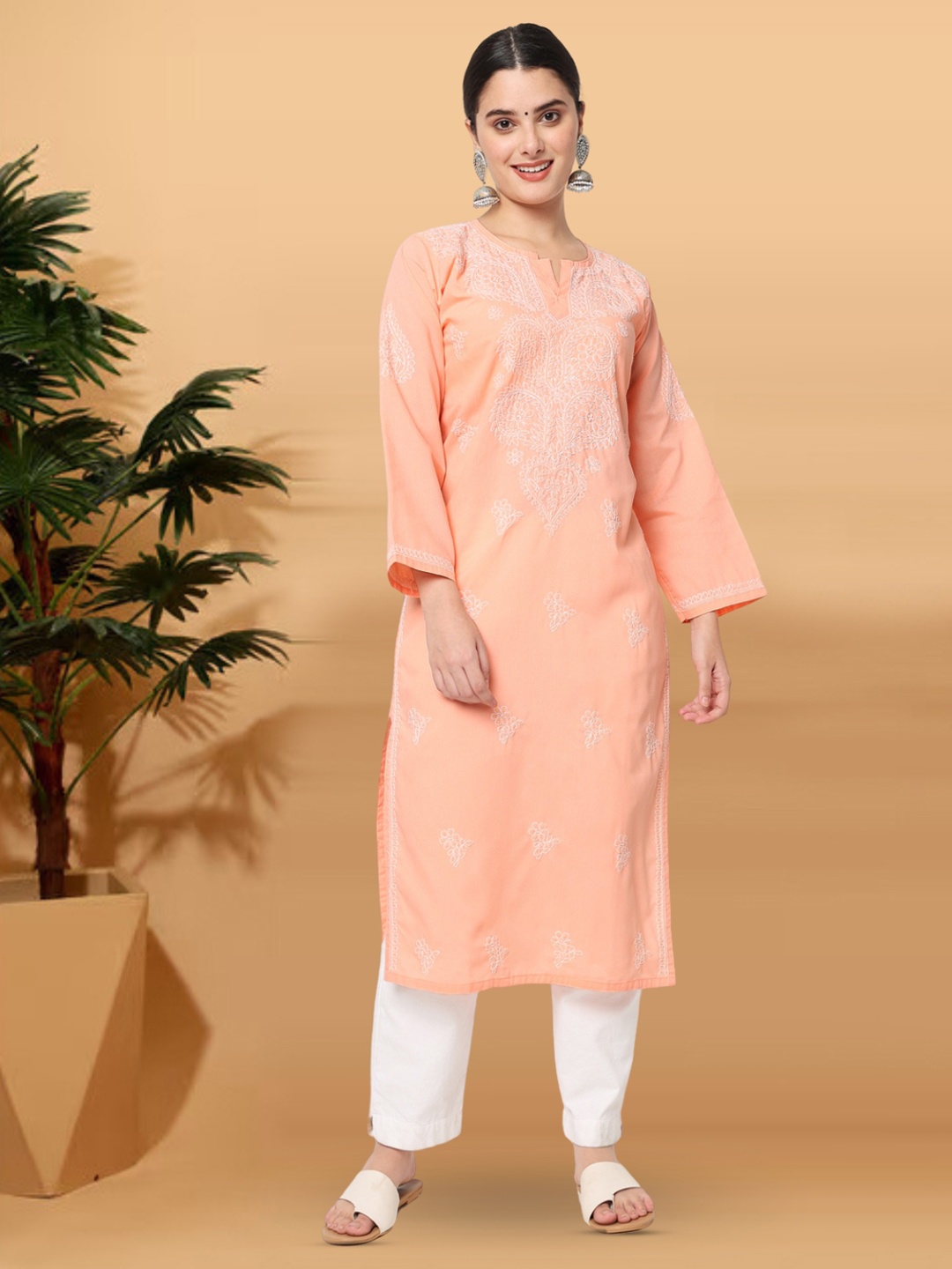 

PARAMOUNT CHIKAN Women Peach & White Embroidered Cotton Chikankari Kurta