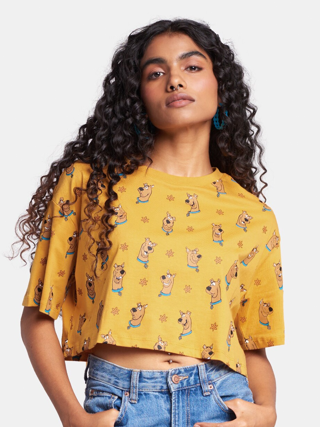 

The Souled Store Women Yellow Scooby Doo Print Oversized Crop Top, Mustard