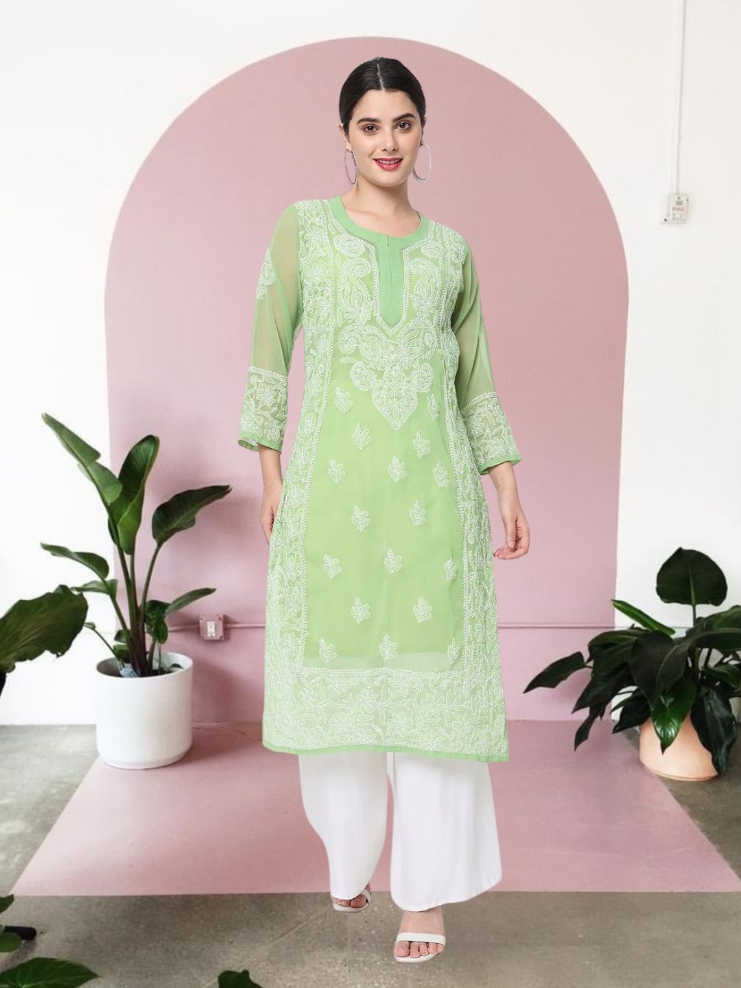 

PARAMOUNT CHIKAN Women Green & White Paisley Embroidered Chikankari Kurta