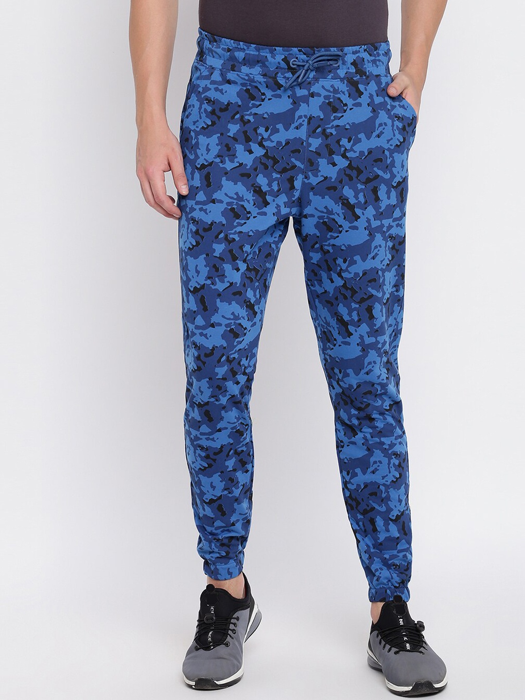 

abof Men Blue Printed Joggers Trousers