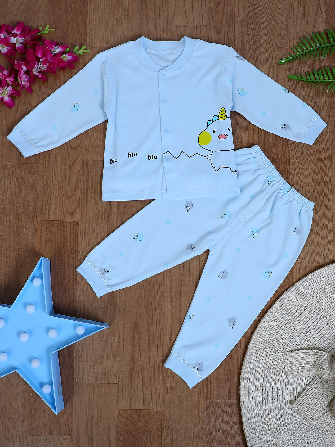 

Baby Moo Unisex Kids Blue & Black Printed Night suit