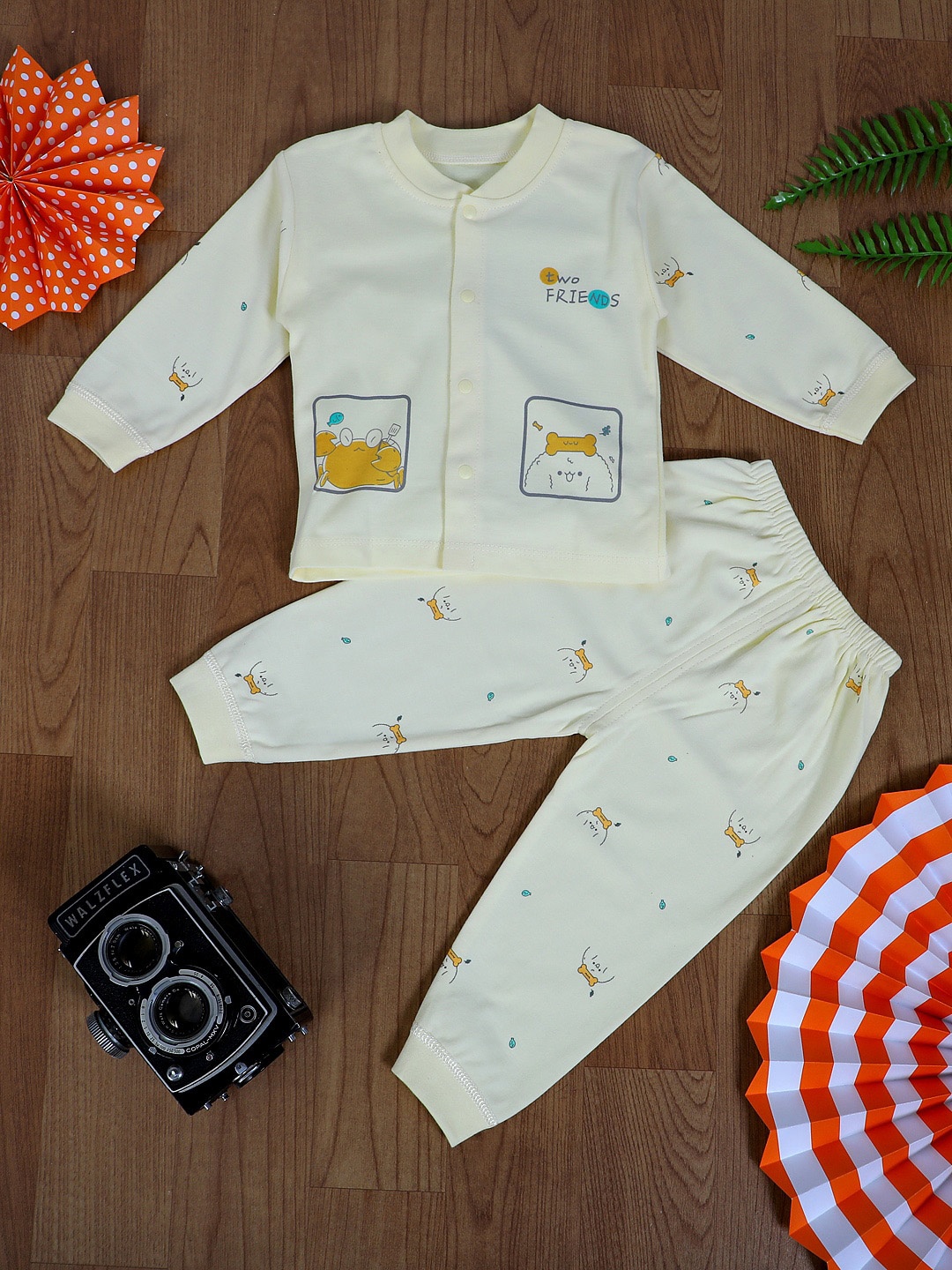 

Baby Moo Unisex Kids Yellow & Blue Printed Night suit