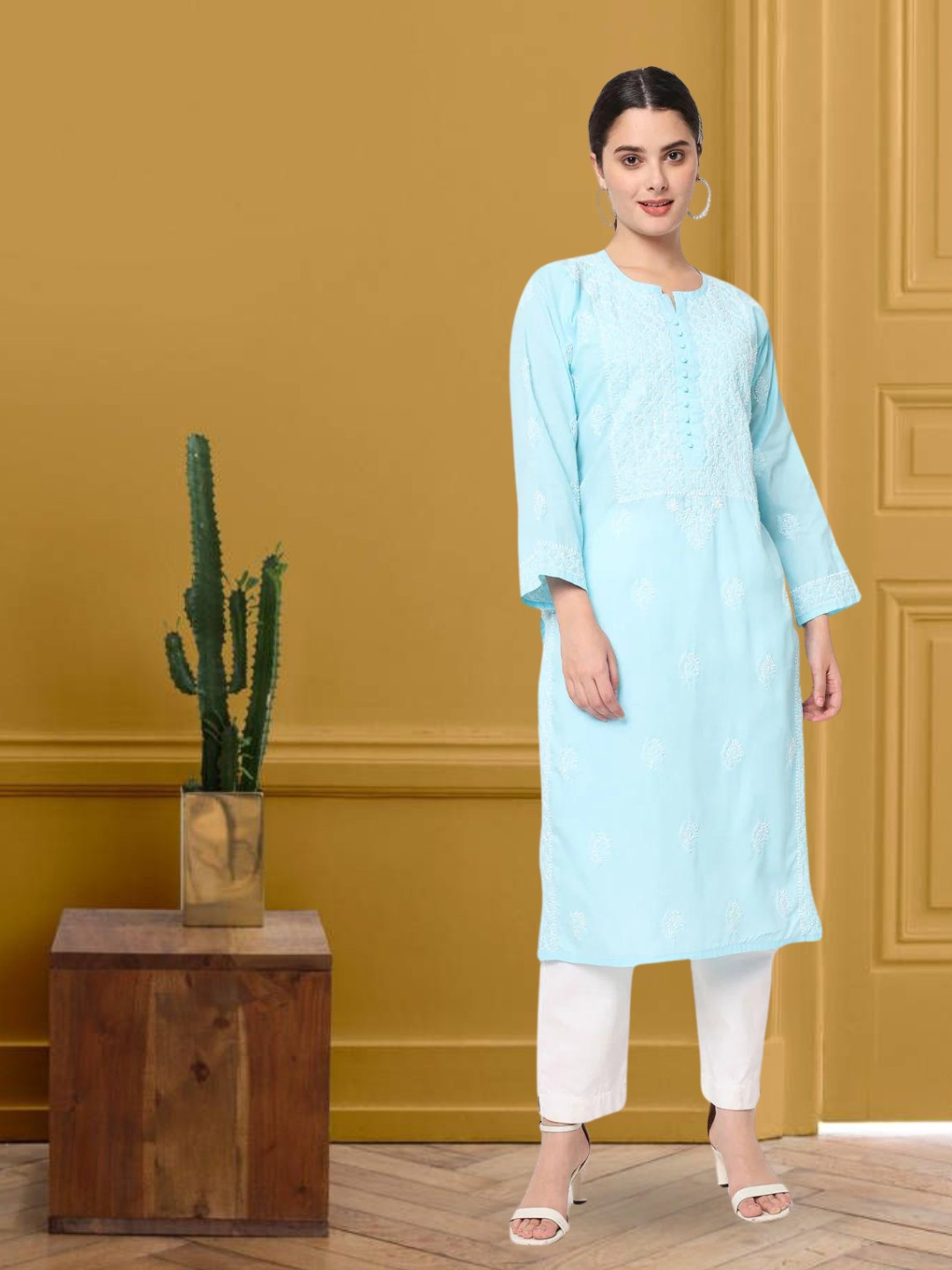 

PARAMOUNT CHIKAN Women Turquoise Blue & White Embroidered Chikankari Cotton Straight Kurta