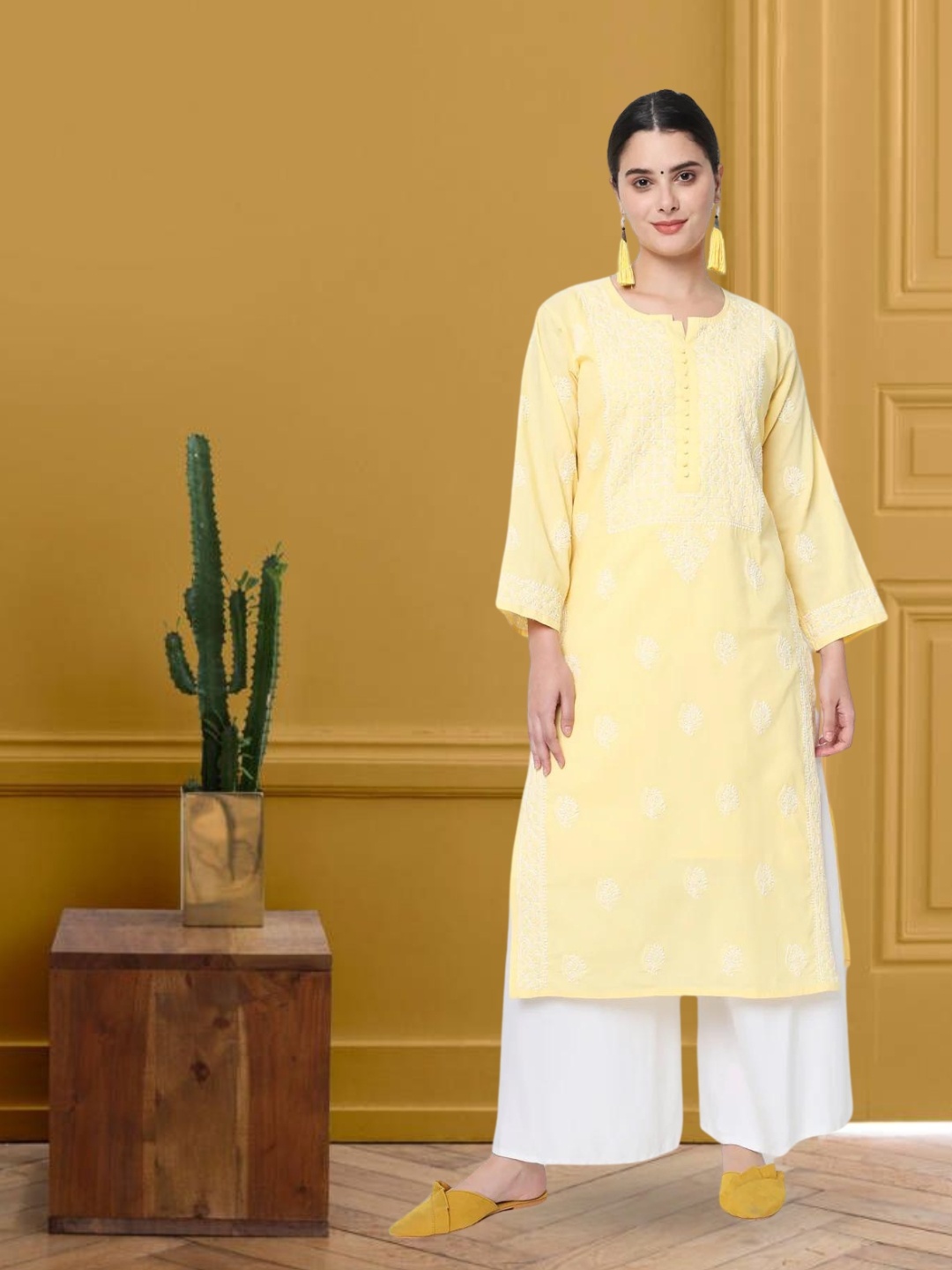 

PARAMOUNT CHIKAN Women Yellow & White Floral Embroidered Chikankari Cotton Straight Kurta