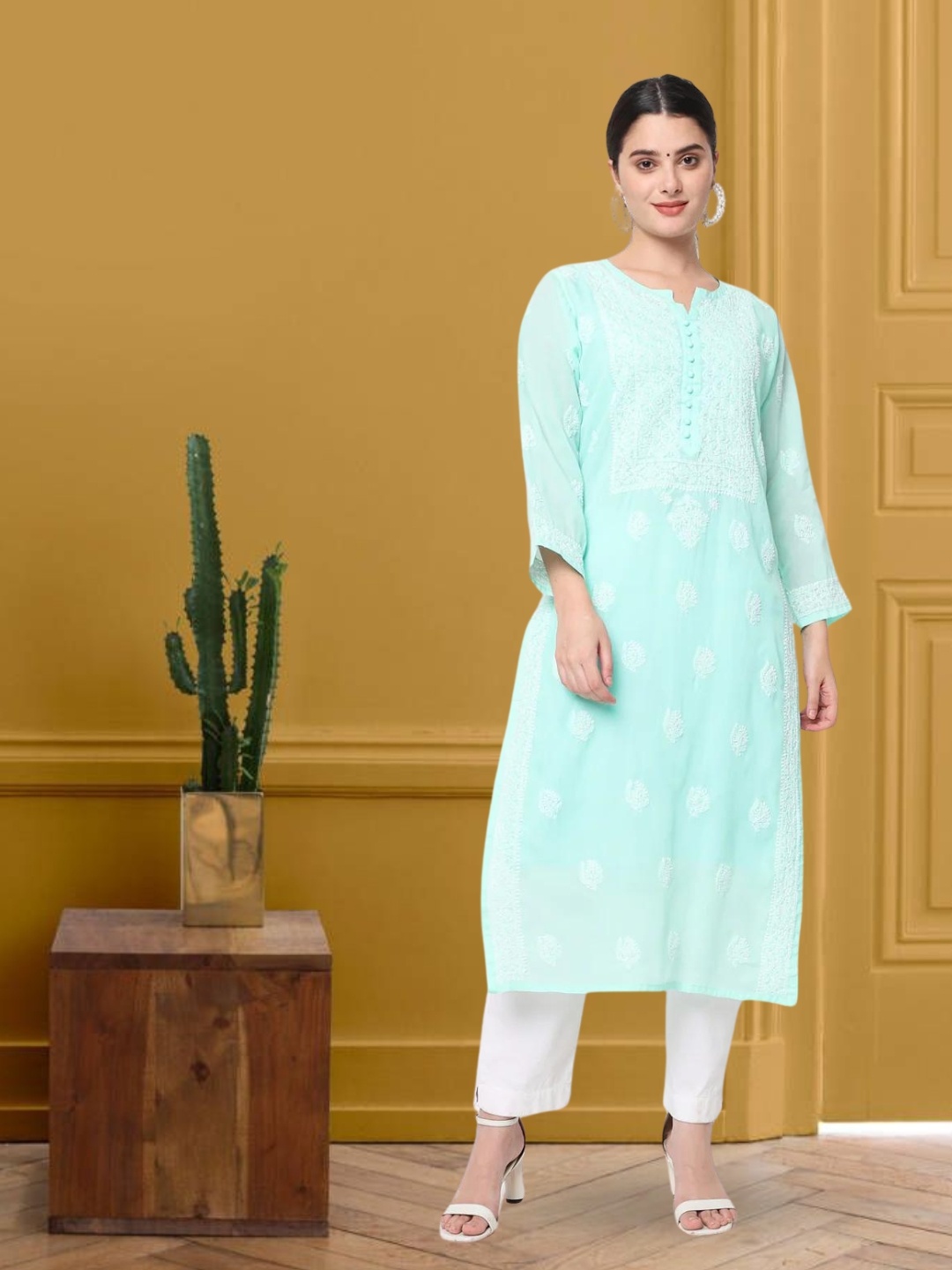 

PARAMOUNT CHIKAN Women Sea Green & White Embroidered Chikankari Cotton Straight Kurta