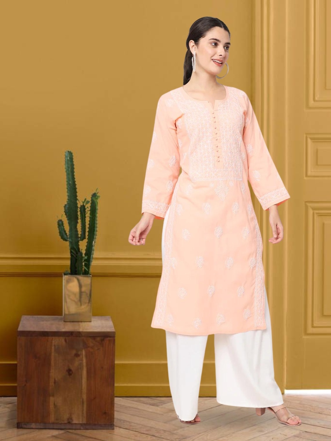 

PARAMOUNT CHIKAN Women Peach-Coloured & White Embroidered Chikankari Cotton Straight Kurta