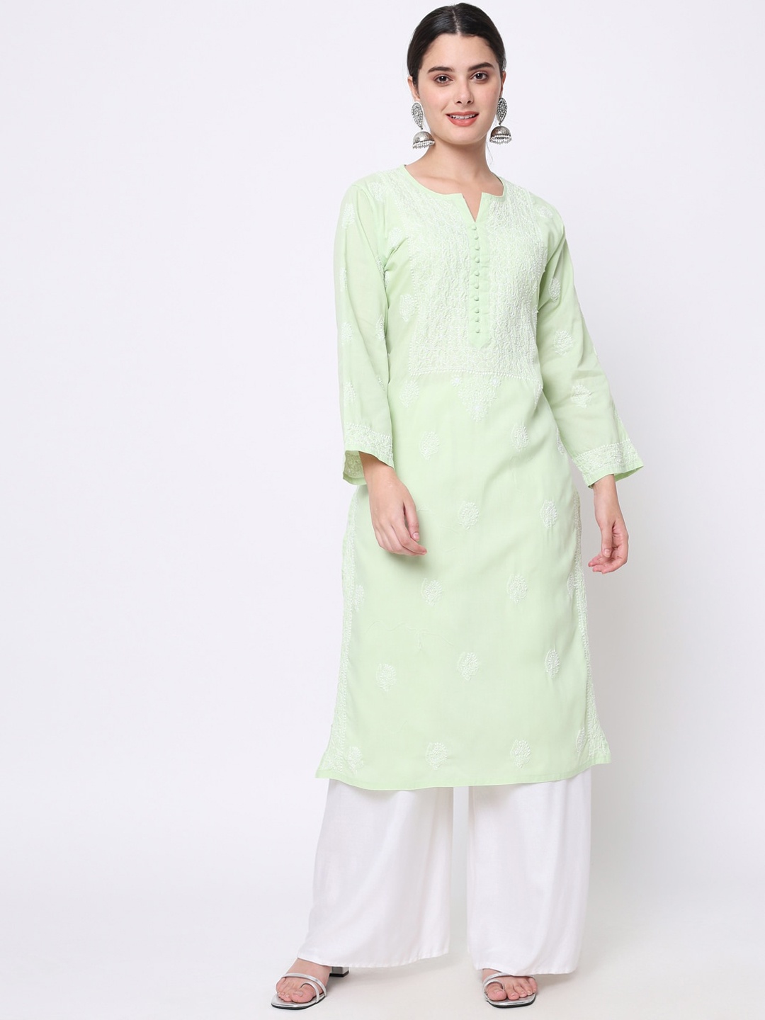 

PARAMOUNT CHIKAN Women Green & White Embroidered Chikankari Cotton Straight Kurta