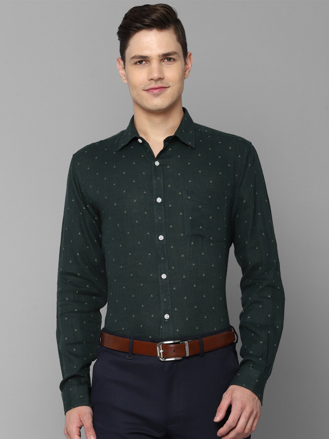 

Allen Solly Men Green Slim Fit Printed Formal Shirt